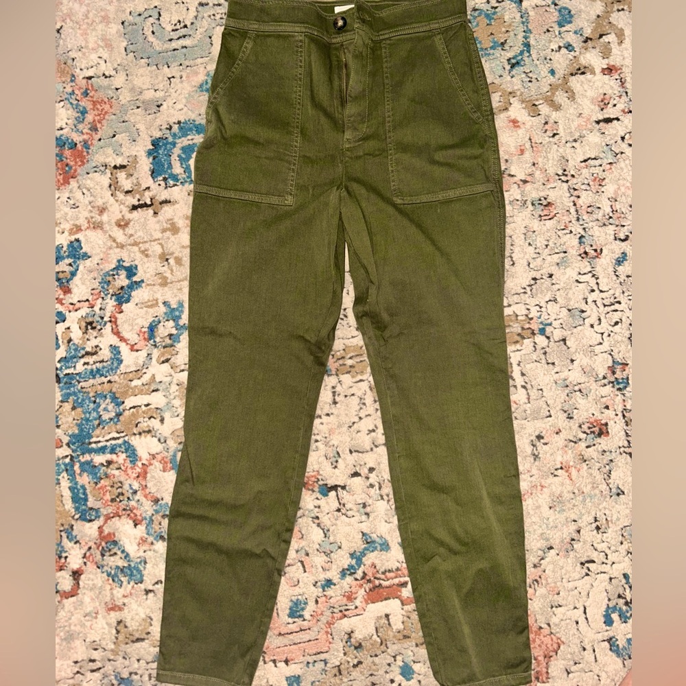 Lou and Grey Army Green Mid-High Rise Pant
